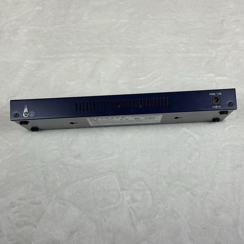 NETGEAR FS116 16-Port Fast Ethernet Switch 10/100 Mbps w/ Power Adapter Tested - Picture 9 of 11